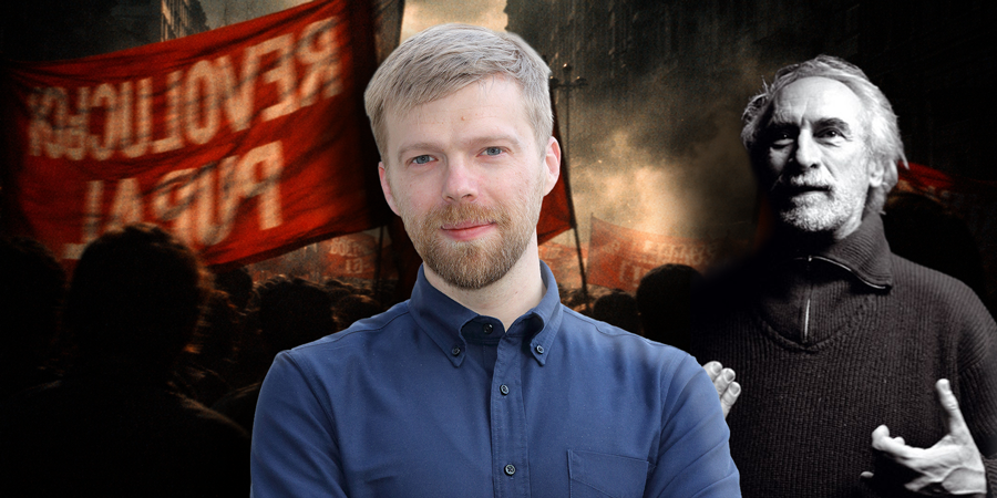 Zentrales Porträt Andrew Normans neben einer schwarz-weißen Darstellung Frederic Rzewskis. Den Hintergrund bildet eine historische Demonstration mit rotem „REVOLUCIÓN POPULAR“-Banner.